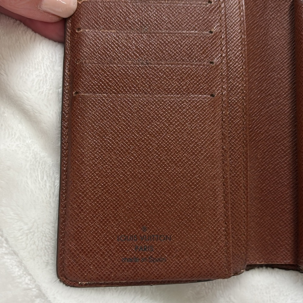 Louis Vuitton Monogram Wallet - Picture 7 of 8